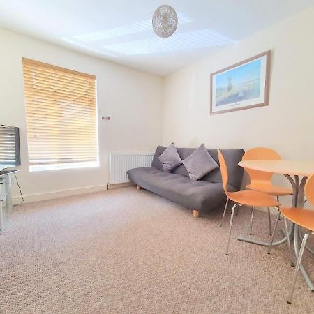 Bassett Flat With 2 Bedrooms And Superfast Wi-Fi Сіттінгборн Екстер'єр фото